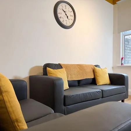 Prime Ts1 Location Walk To Shop, Uni And Transport Middlesbrough