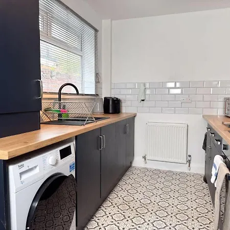 Prime Ts1 Location Walk To Shop, Uni And Transport * Middlesbrough